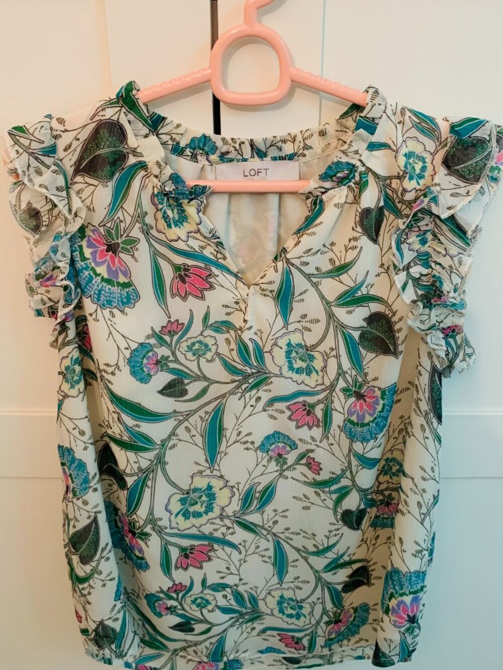 LOFT Ruffle-Trim  Sleeveless Blouse with inner lining